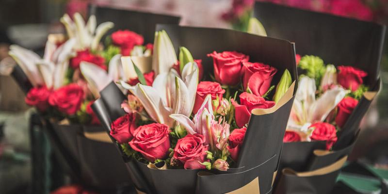 Image 9: flowers for gifting