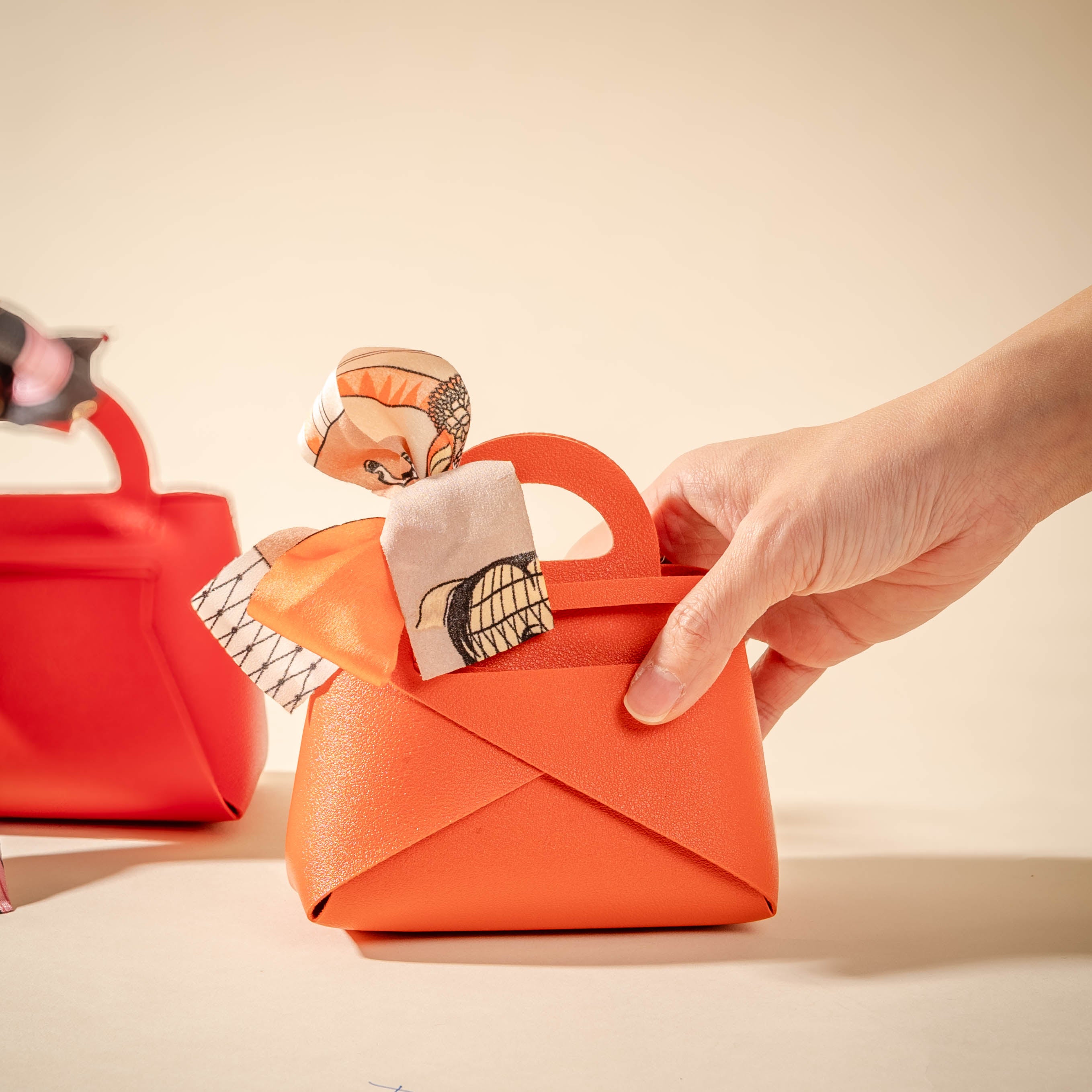 Petite Muse (Twilly Bag with Flowers)